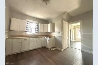 2909 Denver Avenue, Lorain, OH 44055 - Photo 2