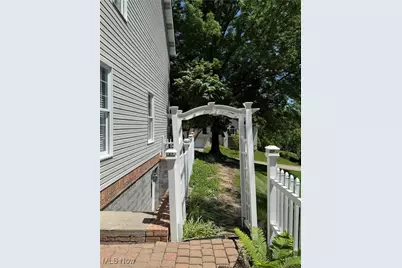 106 Toni Lane, St Clairsville, OH 43950 - Photo 12