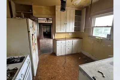 1115 East Avenue, Elyria, OH 44035 - Photo 2