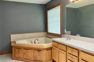 1254 Maxfli Dr, Akron, OH 44312 - Photo 26