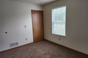 2831 Benford Ln, Youngstown, OH 44505 - Photo 8