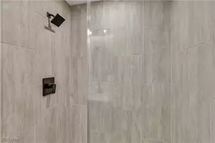 2130 W 42nd St, Loveland, OH 44113 - Photo 22