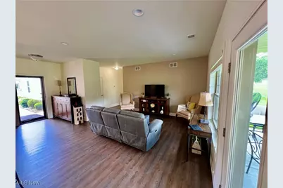 261 Valley View Drive, Weirton, WV 26062 - Photo 6