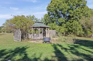 5869 Beechwood Ave, Alliance, OH 44601 - Photo 6