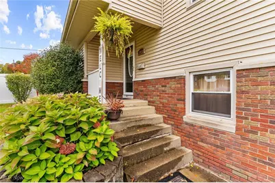 2922 Eldora Drive, Youngstown, OH 44511 - Photo 6