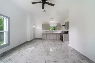 90 Frank Street, Struthers, OH 44471 - Photo 10