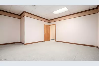 927 Wheeling Avenue, Cambridge, OH 43725 - Photo 20