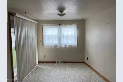 453 Kenyon Avenue, Elyria, OH 44035 - Photo 4