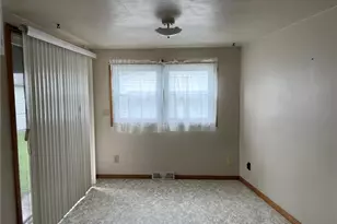 453 Kenyon Ave, Elyria, OH 44035 - Photo 4