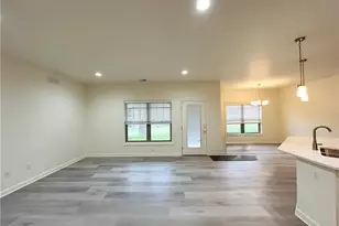 279 Haley Cir, Weirton, WV 26062 - Photo 4