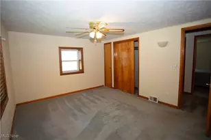 138 N Canfield Niles Rd, Youngstown, OH 44515 - Photo 14