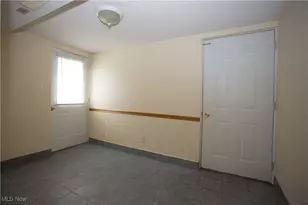 138 N Canfield Niles Rd, Youngstown, OH 44515 - Photo 22