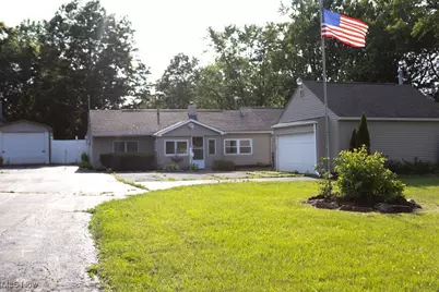 138 N Canfield Niles Road, Youngstown, OH 44515 - Photo 2