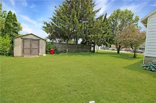 1201 E 3rd St, Port Clinton, OH 43452 - Photo 2