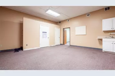 927 Wheeling Avenue, Cambridge, OH 43725 - Photo 24