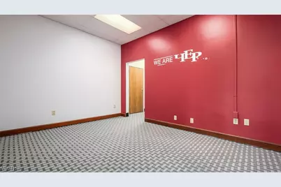 927 Wheeling Avenue, Cambridge, OH 43725 - Photo 12