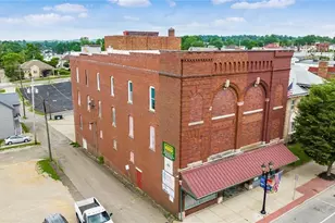 927 Wheeling Ave, Cambridge, OH 43725 - Photo 1