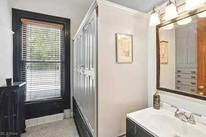 697 W Market Street, Akron, OH 44303 - Photo 20