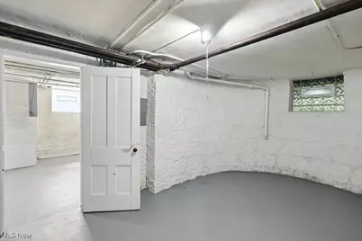 697 W Market Street, Akron, OH 44303 - Photo 44