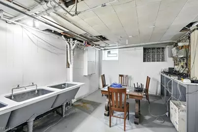 697 W Market Street, Akron, OH 44303 - Photo 42