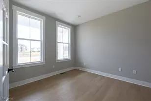 32601 Royal Troon Dr, Avon Lake, OH 44012 - Photo 8