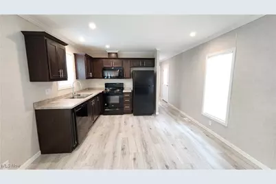 8323 Eagle Road #18, Kirtland, OH 44094 - Photo 14