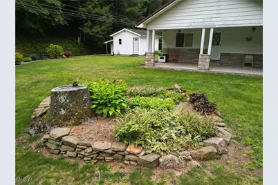 13088 Clay Highway, Lizemores, WV 25125 - Photo 20