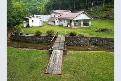 13088 Clay Highway, Lizemores, WV 25125 - Photo 6