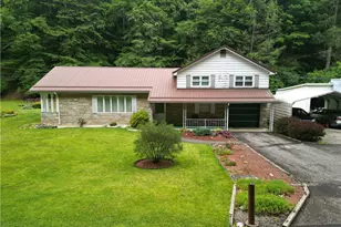 13088 Clay Hwy, Lizemores, WV 25125 - Photo 2