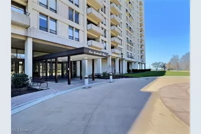 1 Bratenahl Place #1501, Bratenahl, OH 44108 - Photo 1