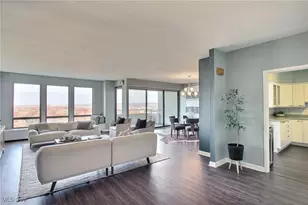 1 Bratenahl Pl, Bratenahl, OH 44108 - Photo 4