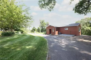 3901 Beaumont Dr, Weirton, WV 26062 - Photo 50