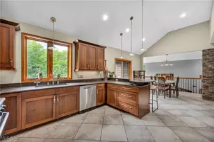 7454 Euclid Chardon Rd, Kirtland, OH 44094 - Photo 12