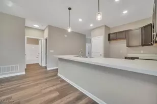 220 Alexander Dr, Elyria, OH 44035 - Photo 8