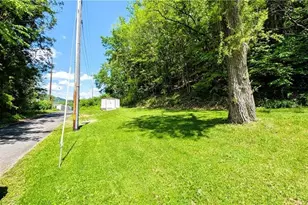 33 Alaska Ave, Chester, WV 26034 - Photo 10