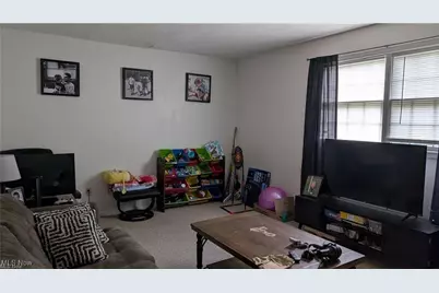 33 Alaska Avenue, Chester, WV 26034 - Photo 2