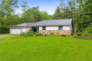 8902 Taylor May Rd, Chagrin Falls, OH 44023 - Photo 2