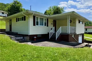 306 Frazier St, Bellaire, OH 43906 - Photo 2