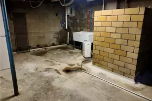 306 Frazier St, Bellaire, OH 43906 - Photo 12