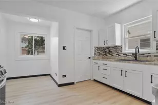 359 Beechwood Dr, Akron, OH 44320 - Photo 16