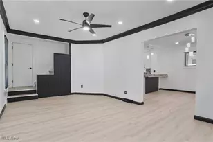 359 Beechwood Dr, Akron, OH 44320 - Photo 10