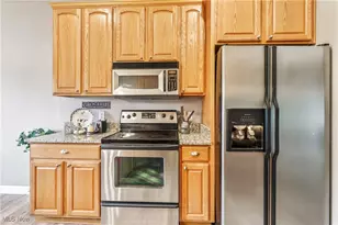 2395 Tremont Ave, Loveland, OH 44113 - Photo 12