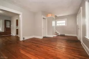 3821 Delmore Rd, Cleveland Heights, OH 44121 - Photo 2