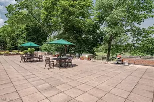 19201 Van Aken Blvd, Huber Heights, OH 44122 - Photo 22