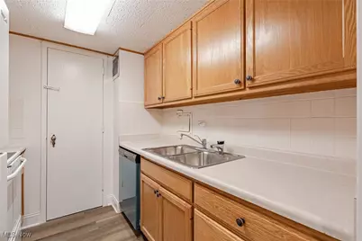 19201 Van Aken Boulevard #211, Huber Heights, OH 44122 - Photo 8