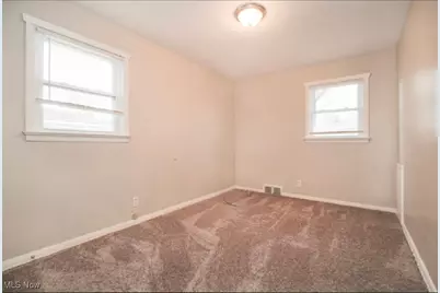 2807 Park Drive, Parma, OH 44134 - Photo 2