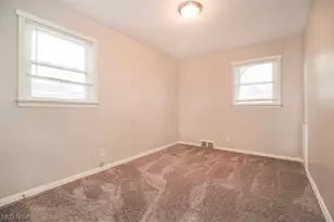 2807 Park Dr, Parma, OH 44134 - Photo 2