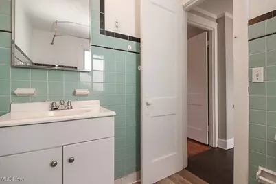 967 Pembrook Road, Cleveland Heights, OH 44121 - Photo 10