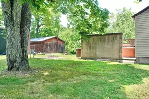 33 Knight Ln, Big Bend, WV 26136 - Photo 12