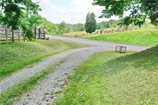 33 Knight Ln, Big Bend, WV 26136 - Photo 16